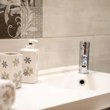 Net By Family Homes *