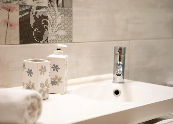 Net By Family Homes *