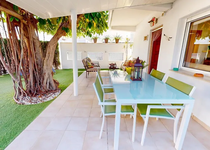 Net By Family Homes * Dénia