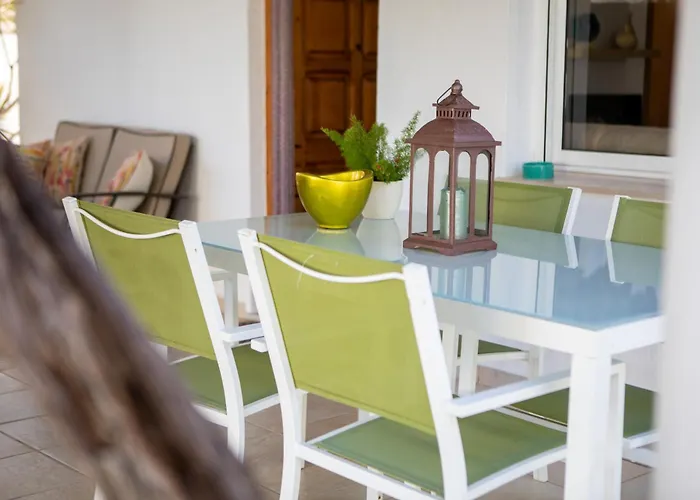 Net By Family Homes * Denia